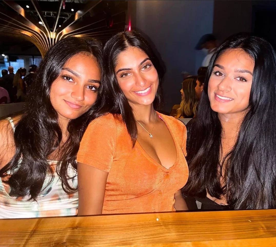 3 Indian babes