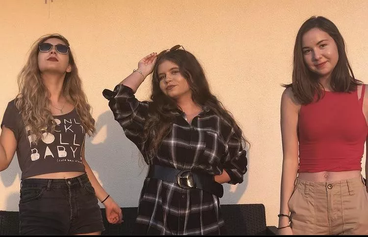 [3] My girlfriend and her friends. Who you’d pick and what you’d do with her?