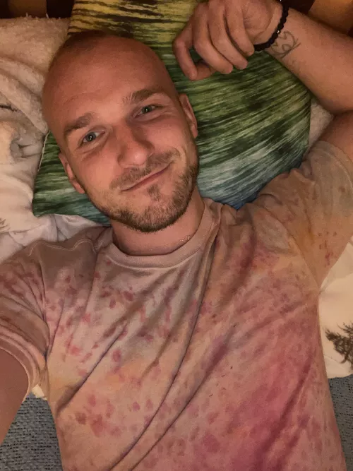 30, spending the weekend in my childhood home. Hoping yโall have a good Saturday night!