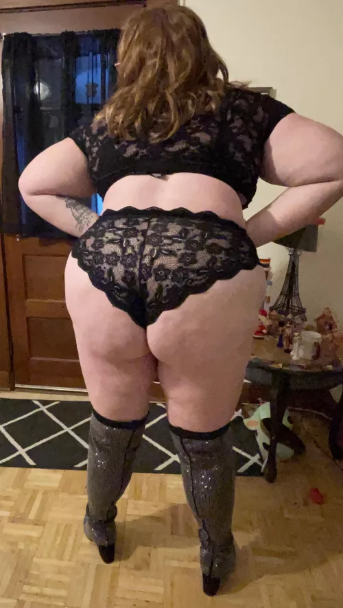 30F nursing student. Come check me out and talk with me. 🤤