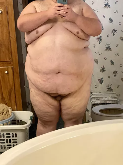 30M- Putting myself back out there feeling comfortable. Any ladies think big guys are sexy?