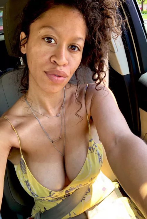 31 y.o. Mom of 1… wore this dress for 8th grade graduatio🙈 like the fit?