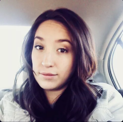 31F Love watching my wife get facials on her sexy face.