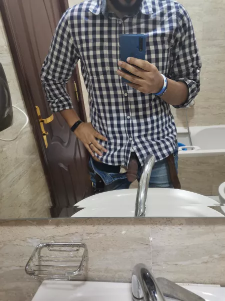 31m Egyptian, i was in a meeting too 😏