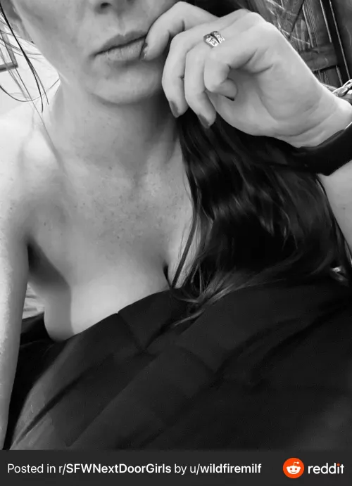 32 year old red tinted hair milf with the completion to go along 😘