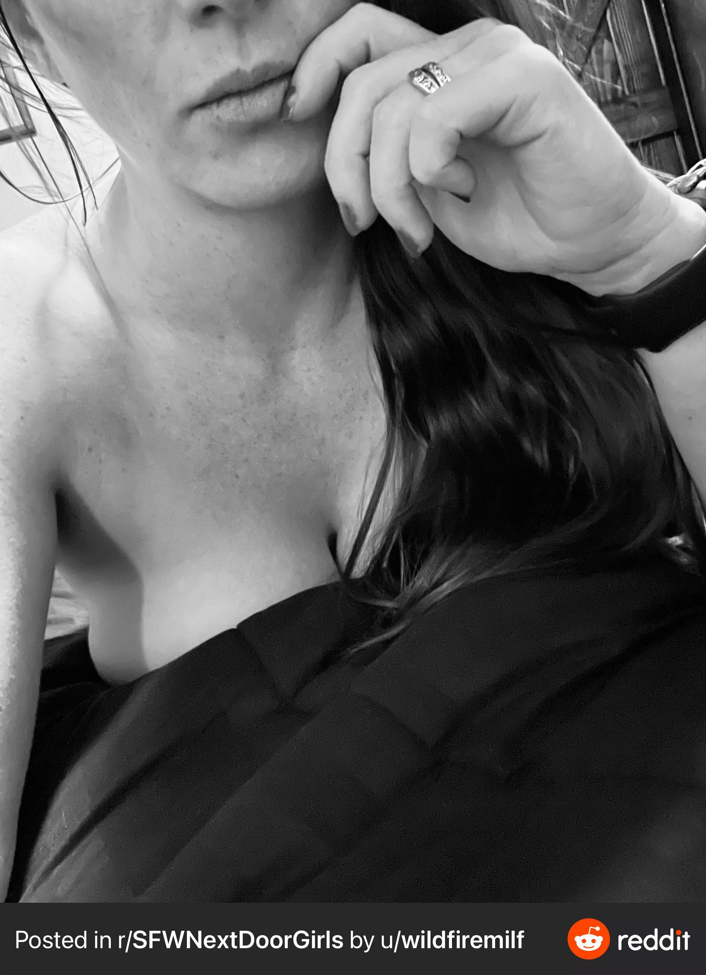 32 year old red tinted hair milf with the completion to go along 😘