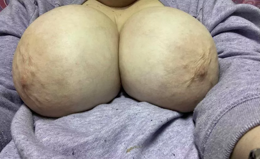 32f with 40DDD I met on whisper. Perfect pair.