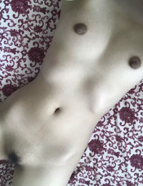 32y.o., 5β5β, 117lbs. No Clothes = Free.