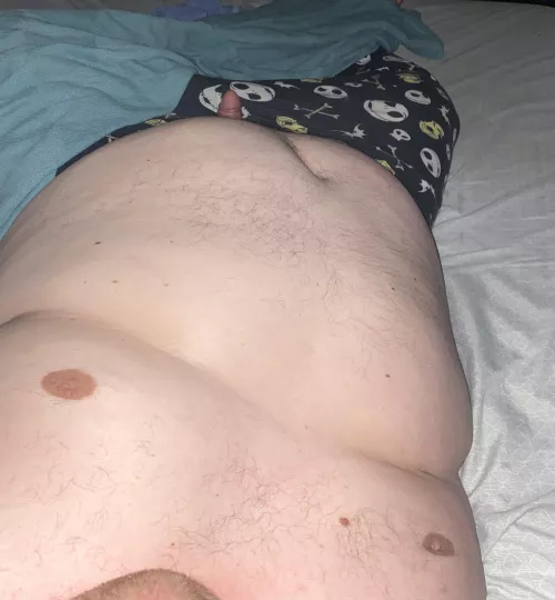 [33] feeling really self conscious tonight and deep in my thoughts. Does anyone like my body type? Dms open