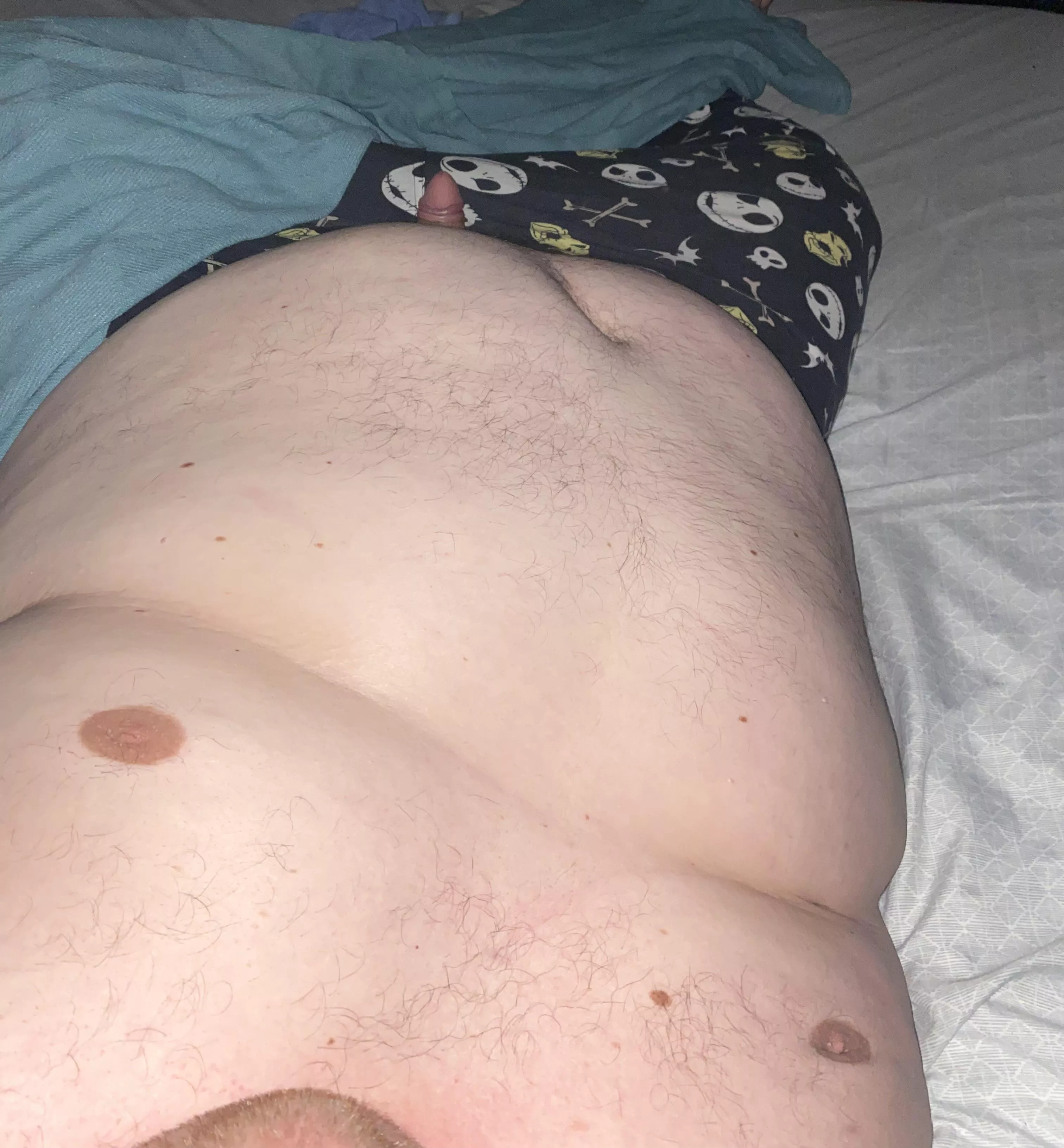 [33] feeling really self conscious tonight and deep in my thoughts. Does anyone like my body type? Dms open