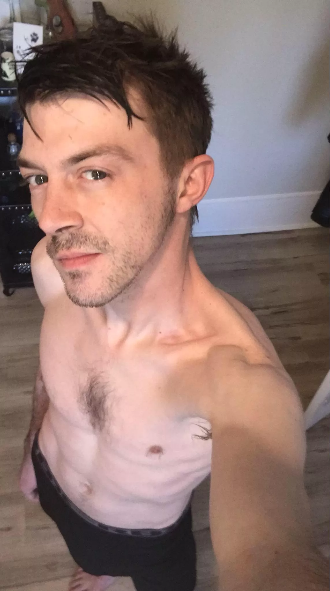 33..Skinny V for your viewing, rubbing, biting.. needs😂😂😇