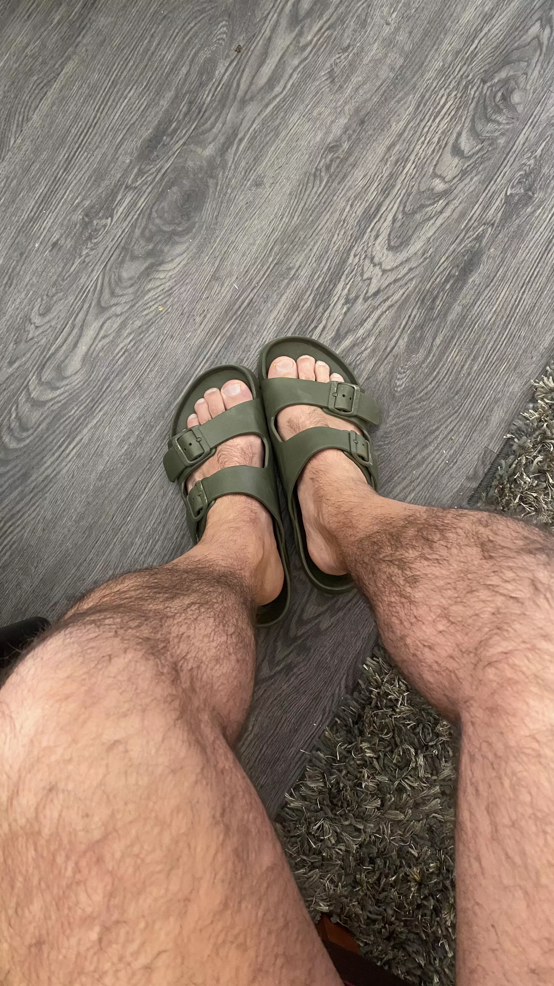 33/us, size 10s. What do you want to do to these feet?! DM me. 33/us, size 10s. What do you want to do to these feet?! DM me.
