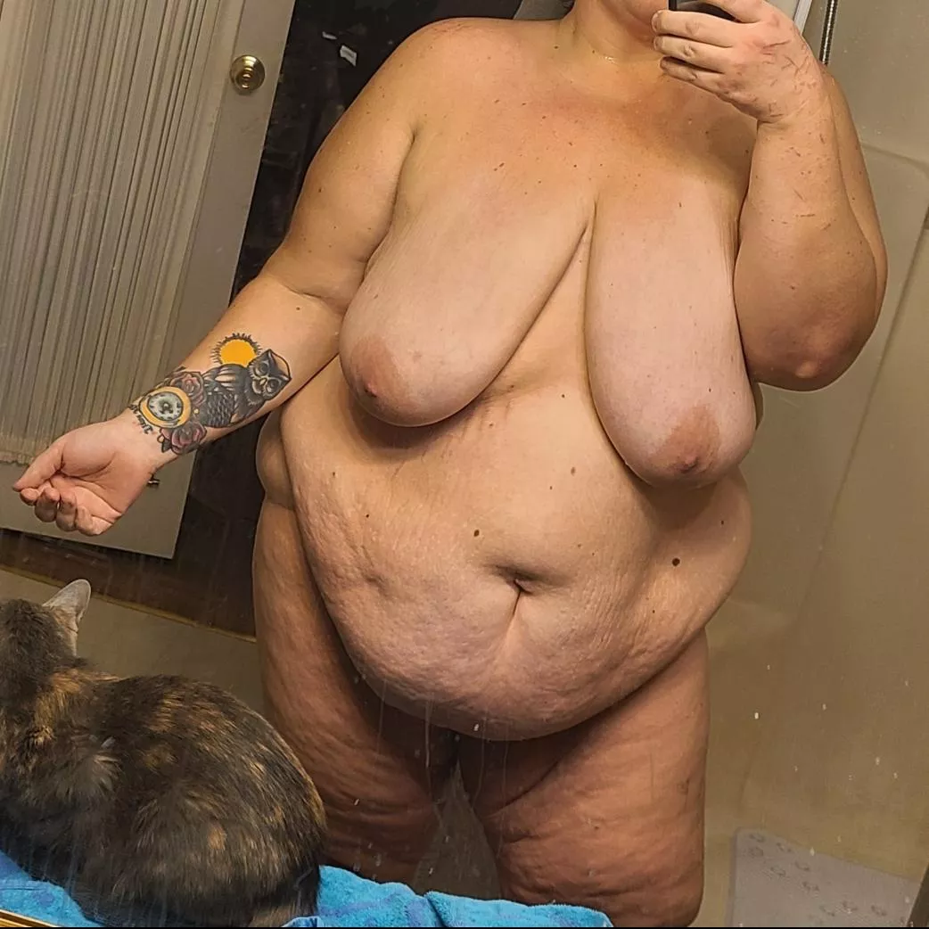 34, 330lbs, 5'9// Hope I get to stick around now. Trying to enjoy my body 100% of the time. Love myself. Let others love me. I am not the norm, or a classic beauty, but I am worthy. Love all you brave people. You are all incredible.