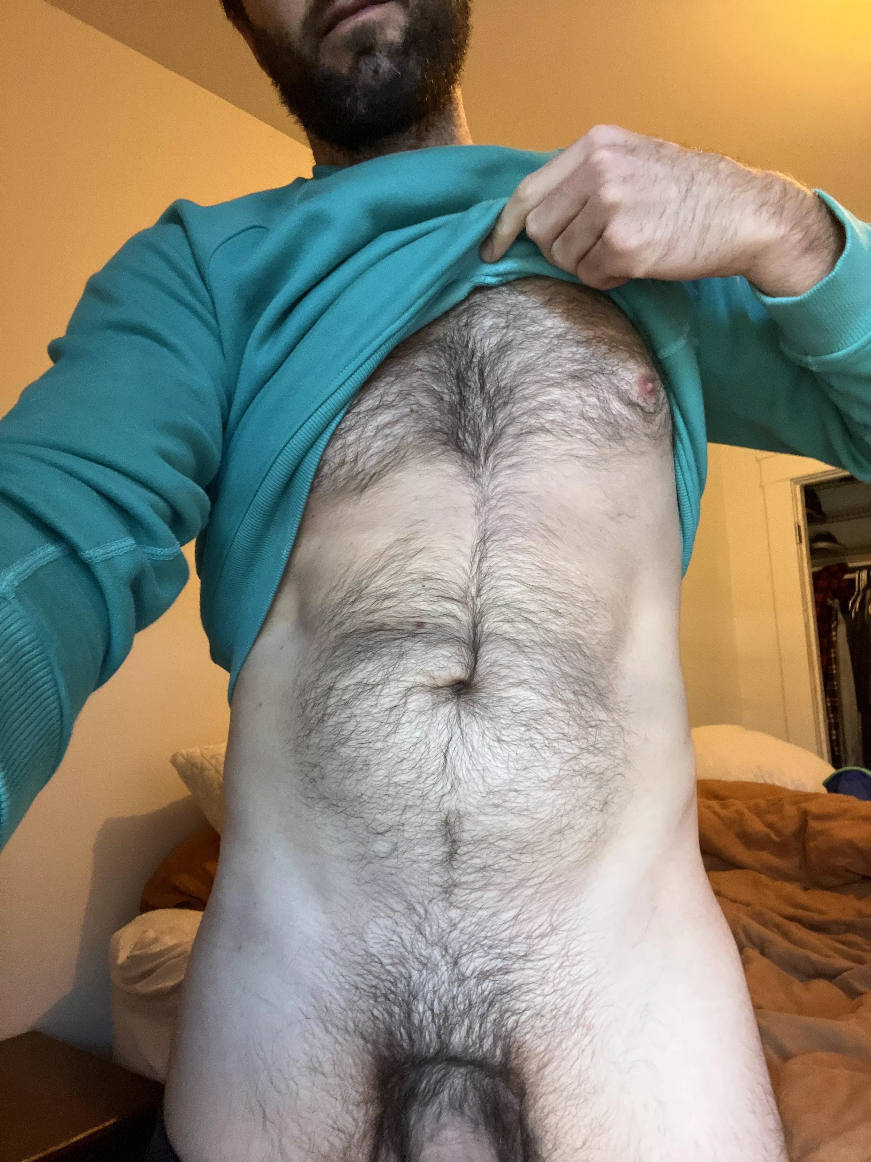 34 / HAPPY NYE fellow chest hair lovers