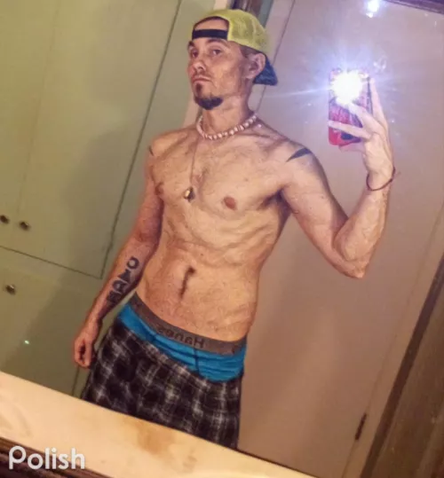 34 yr old Married and just tryna have fun! HMU?