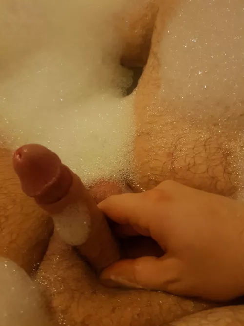 [35] time to jerk a bit 😁