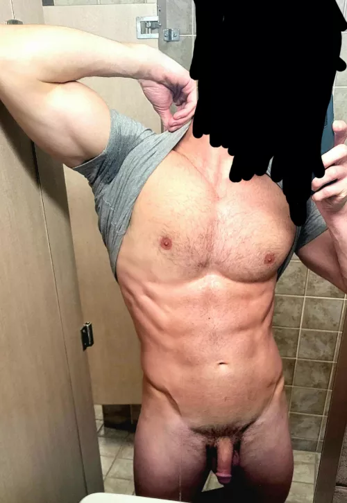 [35] with 3 kids. Hows this dad bod?