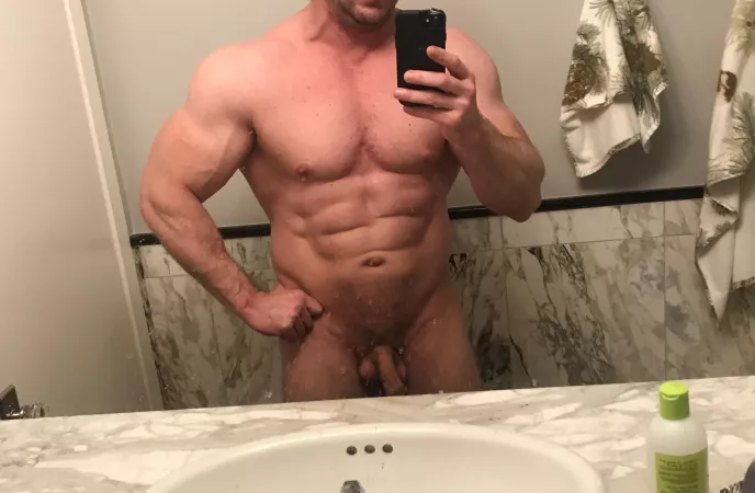 [36] Friday mirror selfie for those who sorted by new