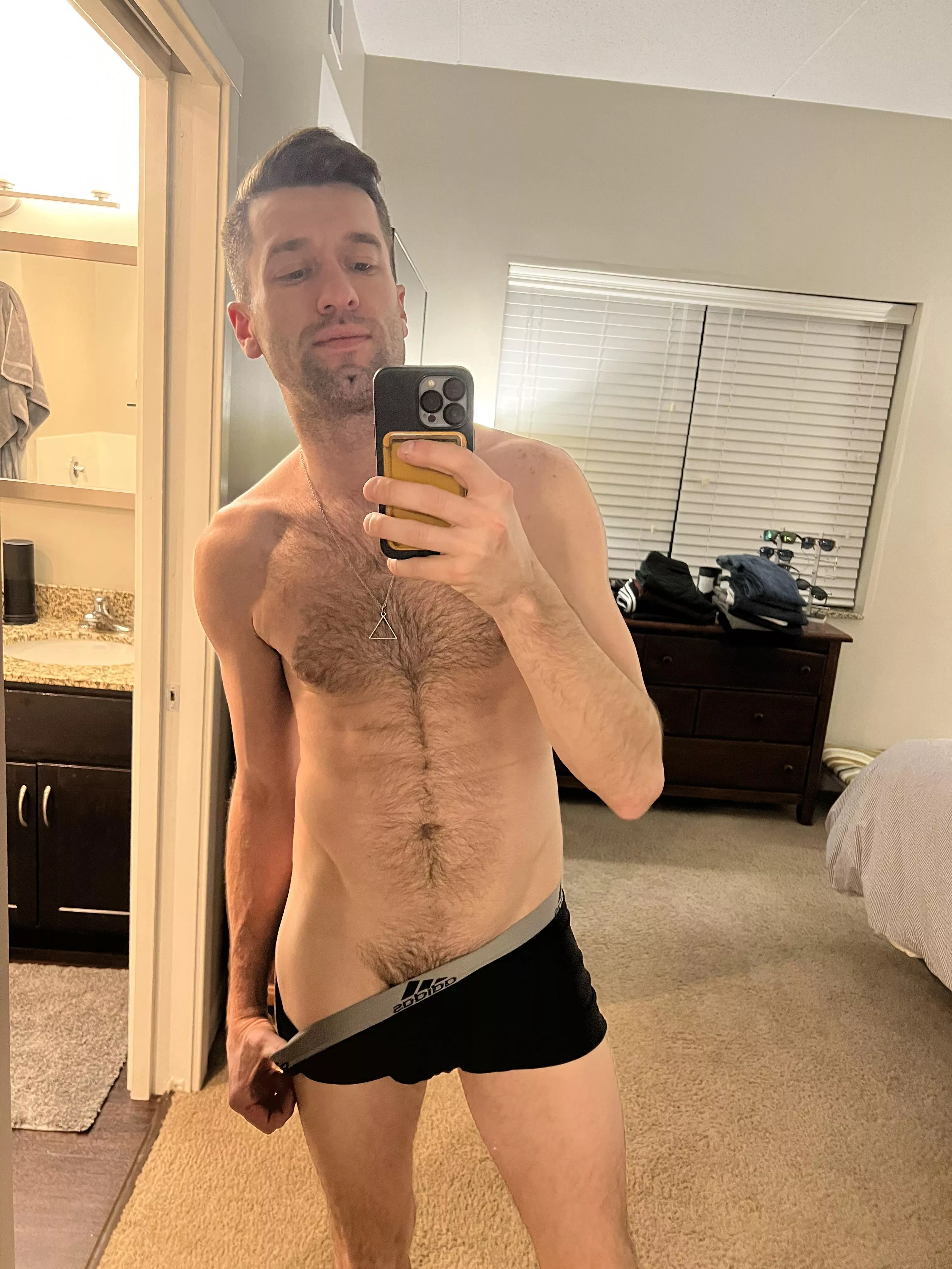 (36) When you’re feeling old but you don’t workout, eat like a teenager, and can still pull off a pose if the lighting is right.