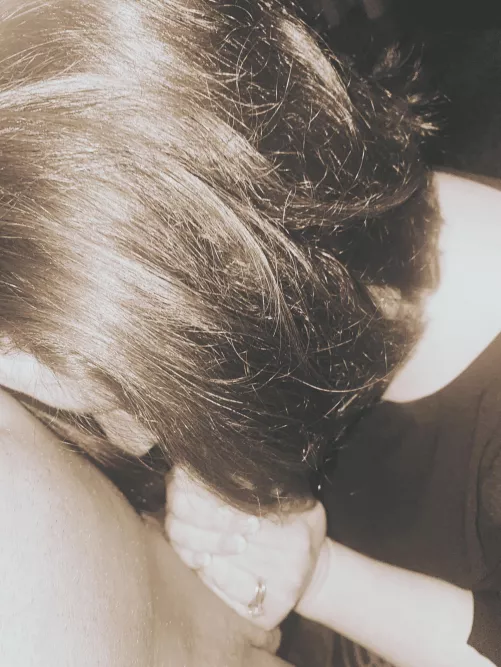 [37F] Another one from New Years Day with my new friend from Reddit. I love keeping my wedding ring on when I'm playing with someone that's not my husband 😈