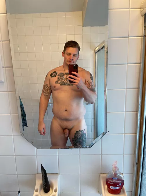 37m,238lbs, 6ā0 trying to accept my body while improving it