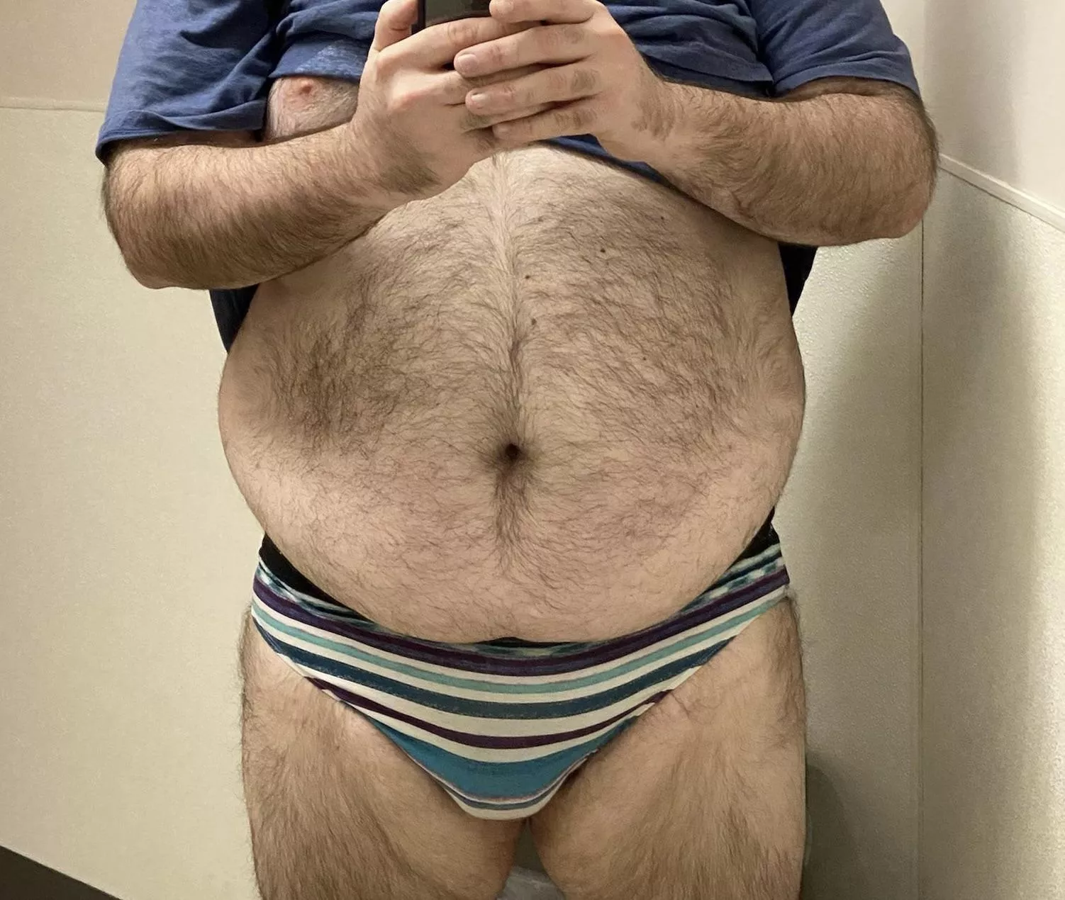 39 submissive bottom who likes to wear panties