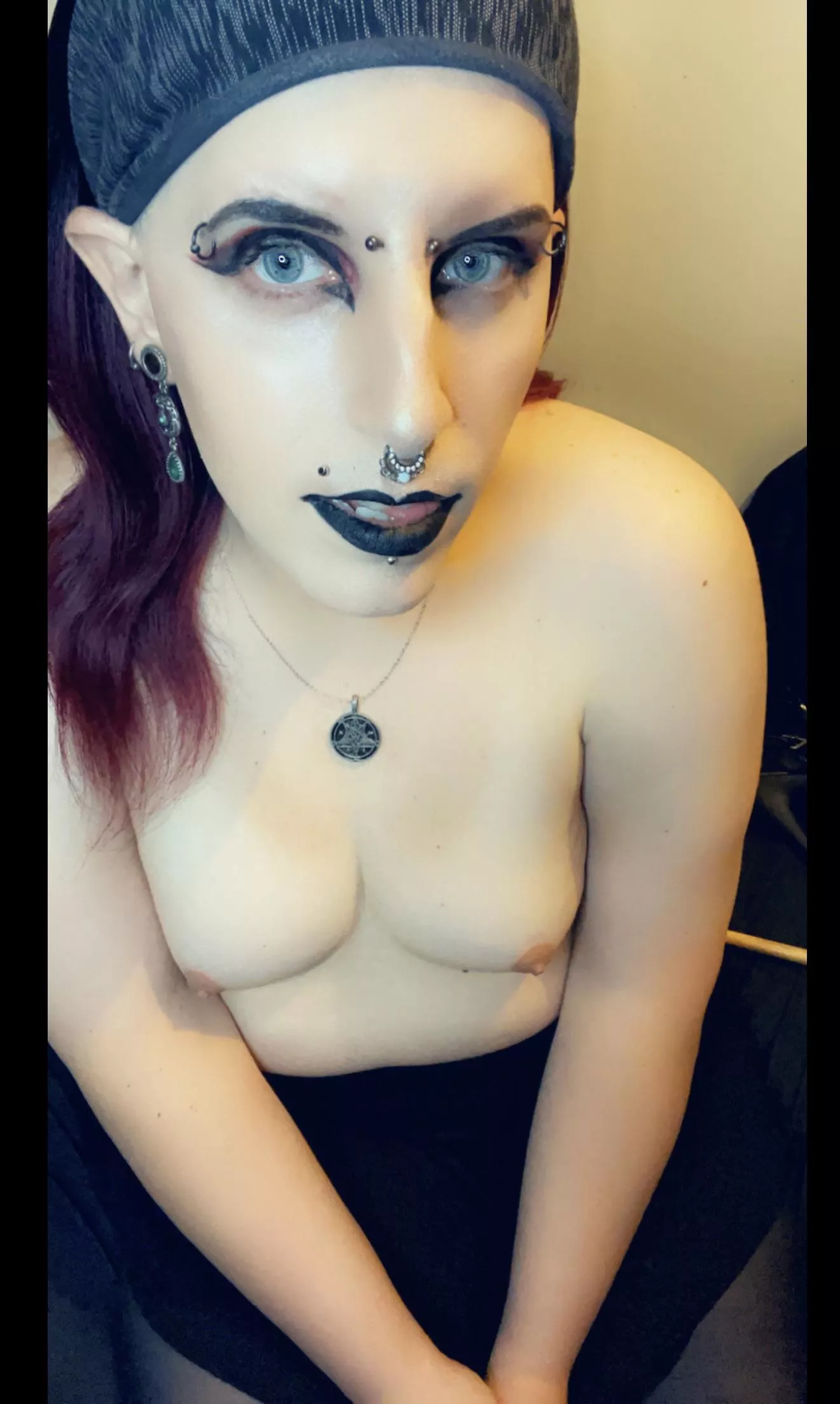 4 days away from 2 years on hrt and I’m pretty happy with the results so far. Wanna cum play with them? 4 days away from 2 years on hrt and I’m pretty happy with the results so far. Wanna cum play with them?