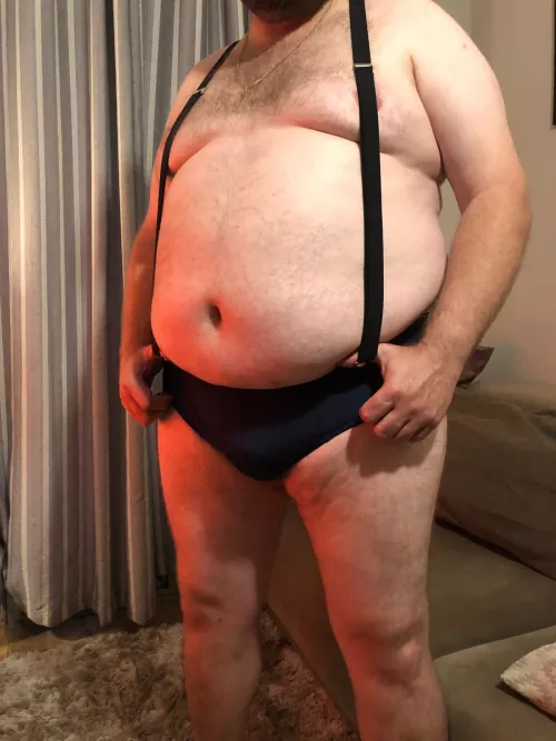 (40) Does anyone want to caress my teddy bear belly?