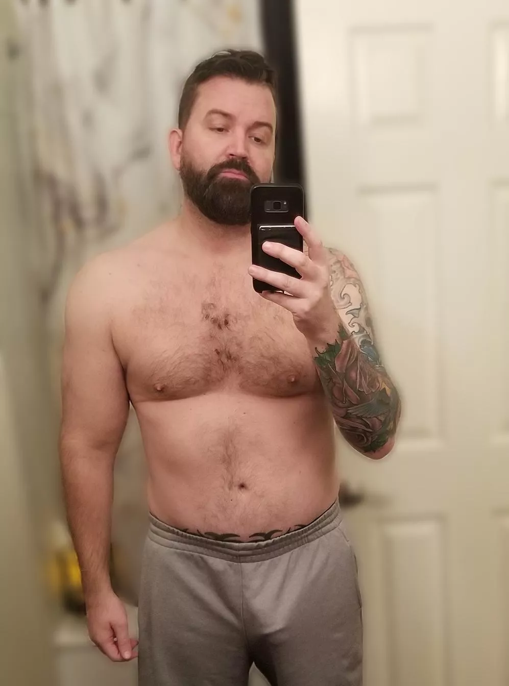 (40) just turned 40. Now I officially have a Dad bod. Lol (40) just turned 40. Now I officially have a Dad bod. Lol