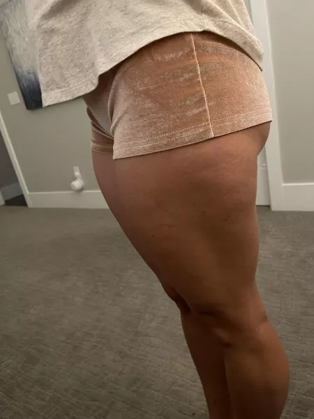 40 y/o mom of 5…not an Only Fans Girl…