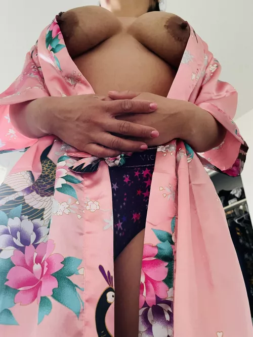 40(f) If I was your friend’s mom would you hit on me?