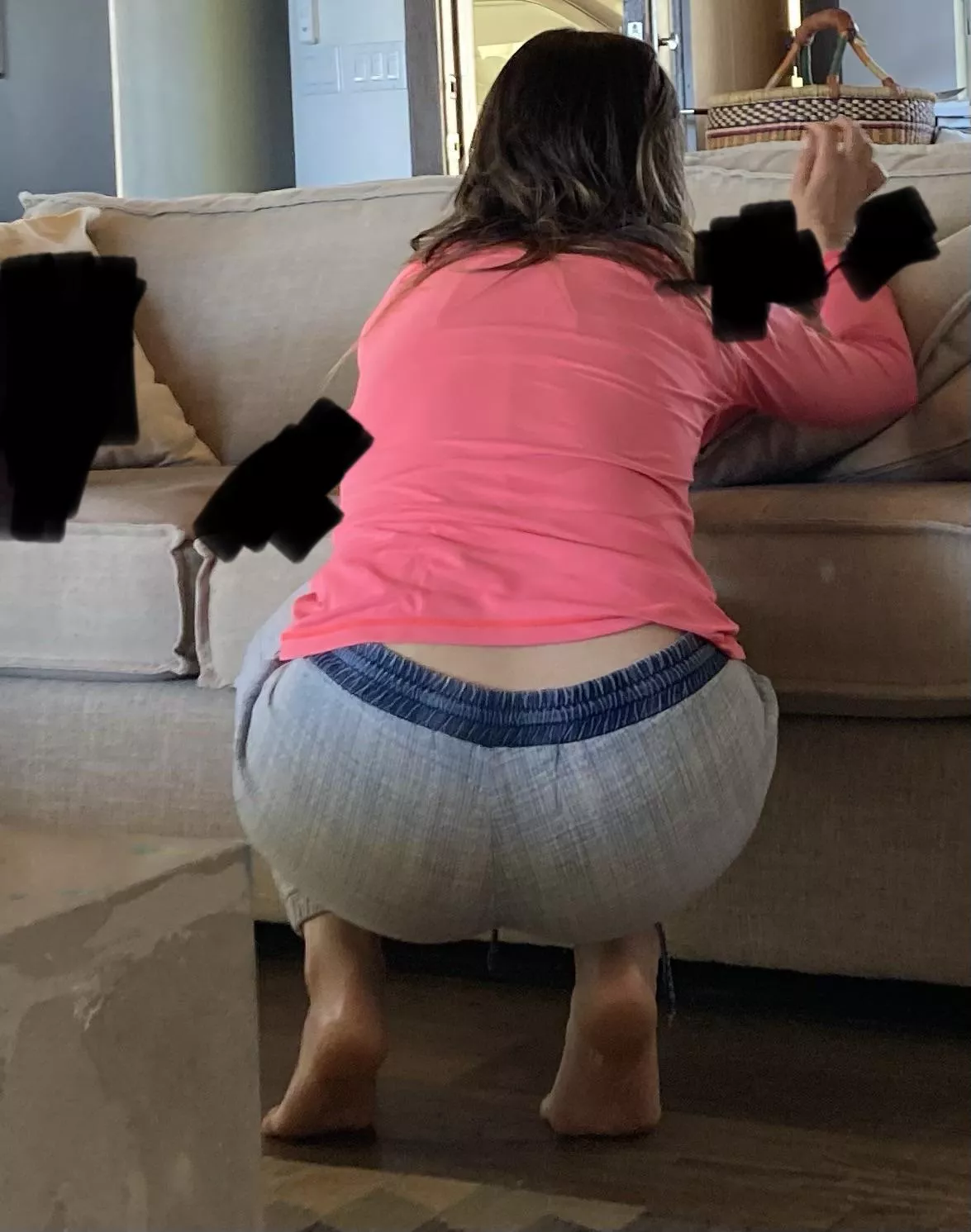 40yo stylish PAWG wife (mom of 2) Who would pound her out?