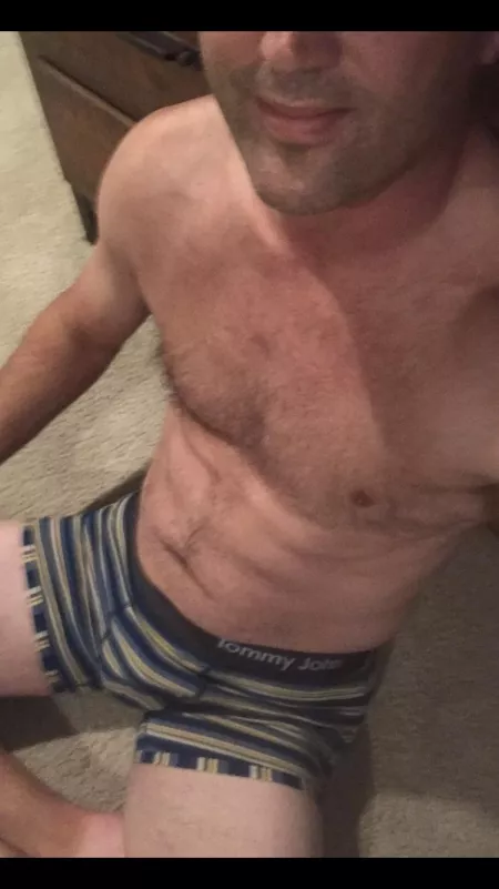 (41) Any Ladies wanna help Daddy get out of these briefs😜🤷🏼♂️