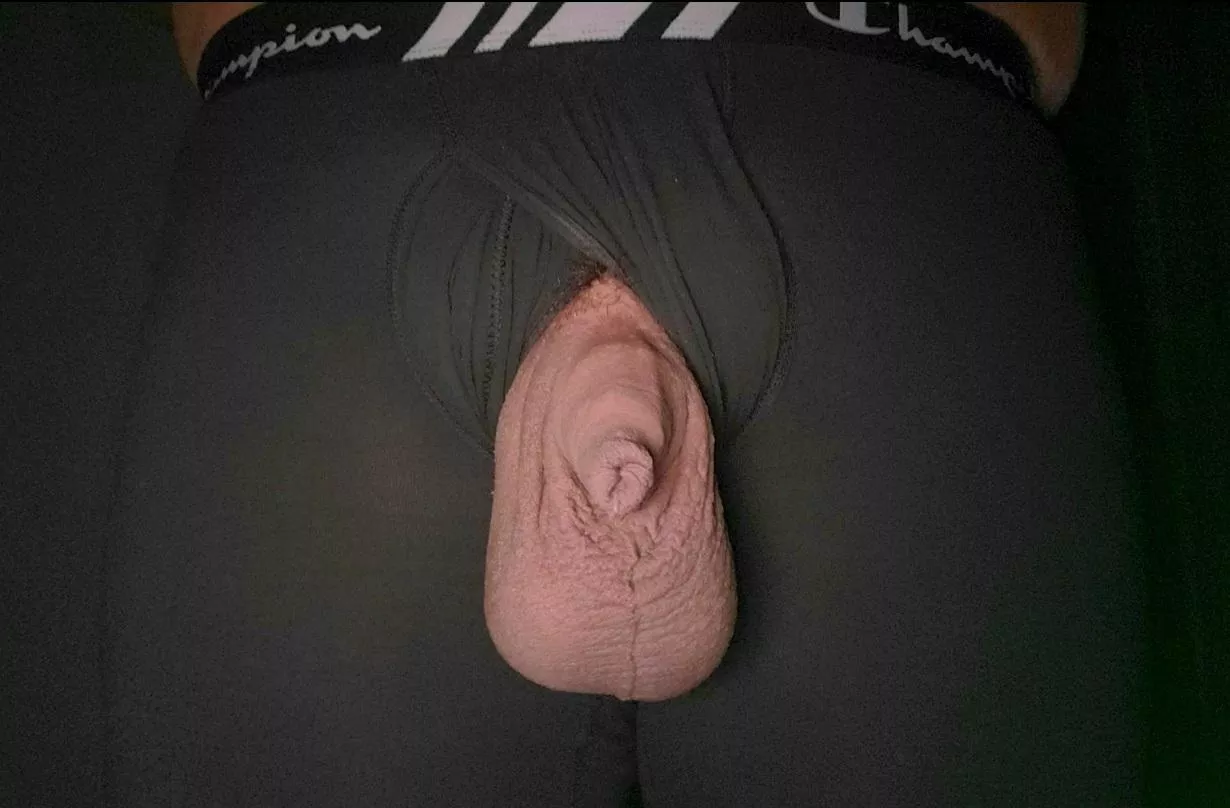 [41] Married Chubby Bi guy with a small uncut one. Just here to chat and looking for some attention.