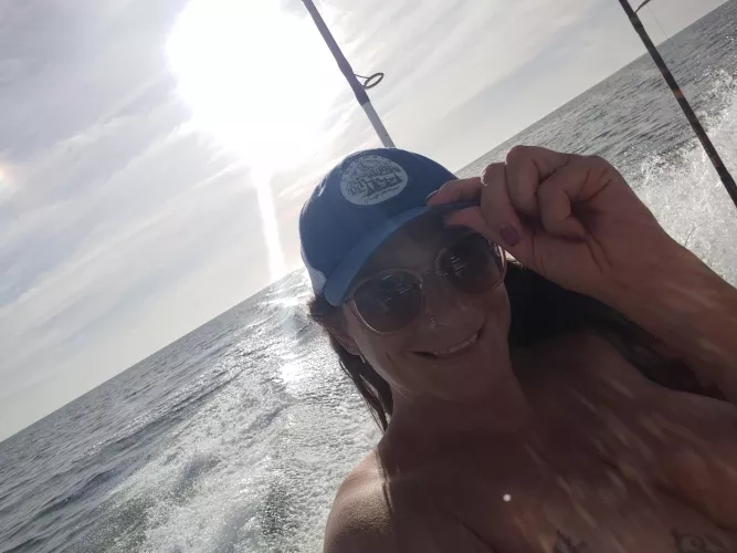 41 Tampa hotwife loves adult boat rides!!! Can't wait for 2022! Who's in?