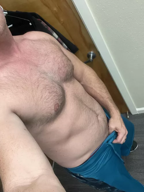 (41) Working late tonight