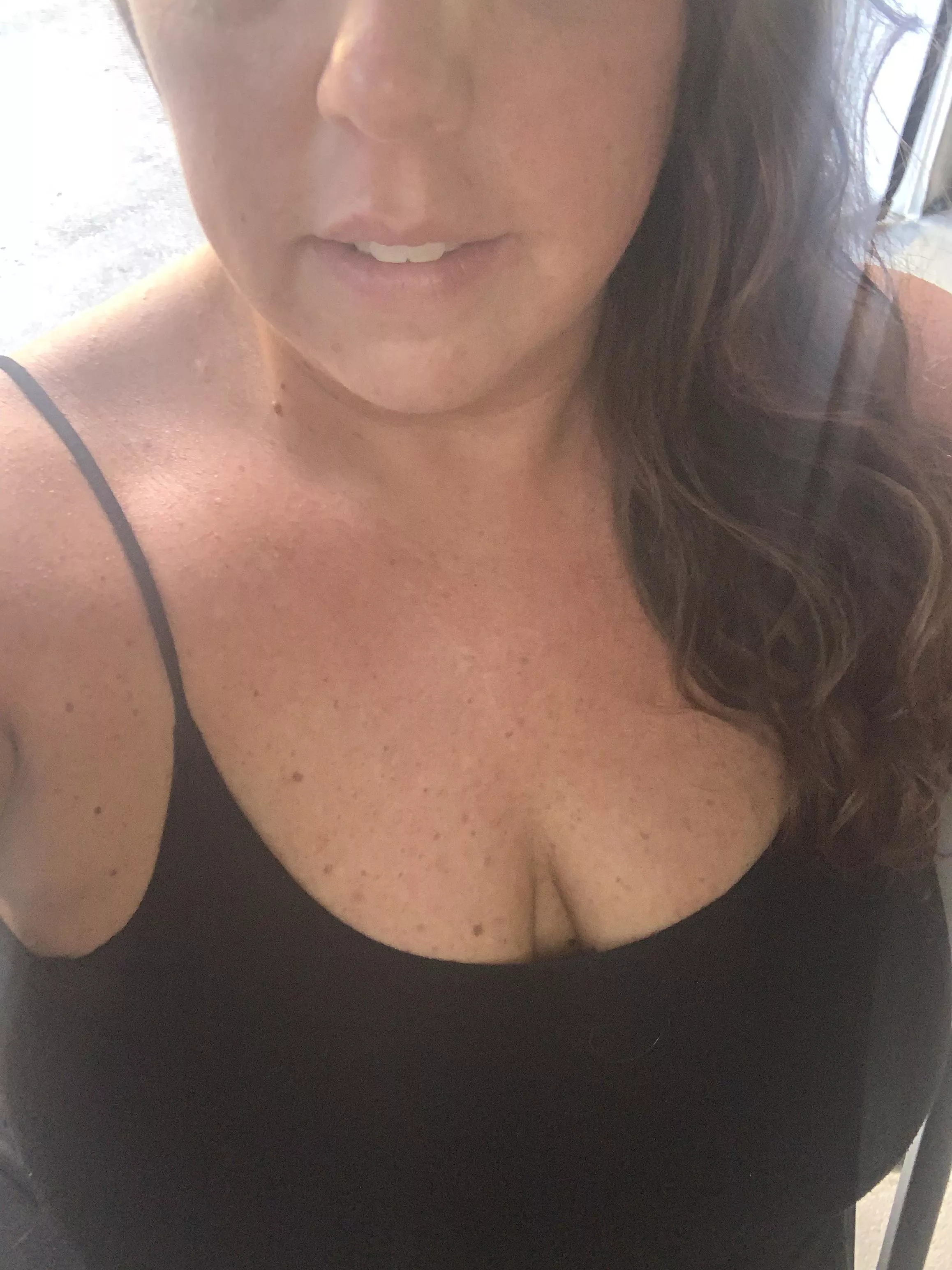 41(F). Football with friends started out pretty mild…but every time I looked up someone was passing me a tequila shot or a joint! The night game pics get a little wilder…😈😘 41(F). Football with friends started out pretty mild…but every time I looked up someone was passing me a tequila shot or a joint! The night game pics get a little wilder…😈😘
