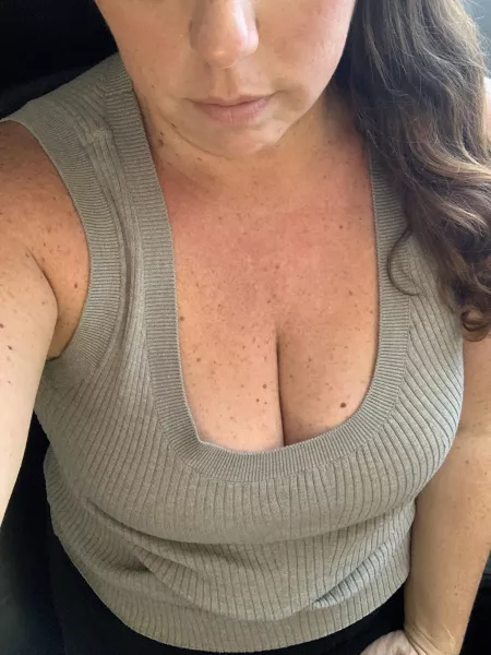41(Female). Any idea why the men in the office keep coming over to ask me questions Iām pretty sure they already know the answers to? š¤·āāļøš¤£š„µšš