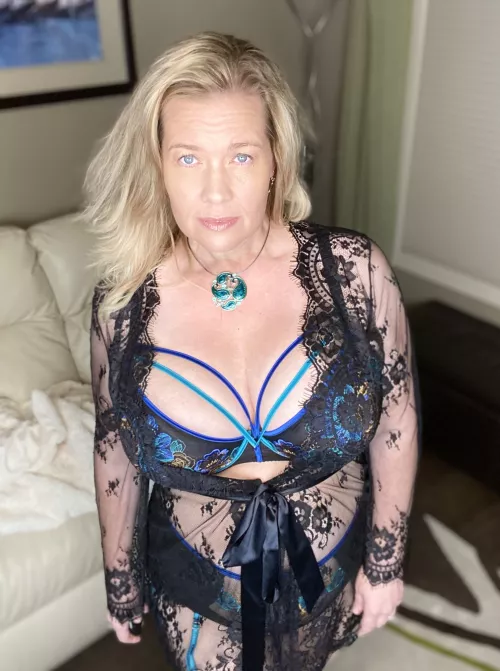 (42) I’ve only recently started wearing lingerie and I feel fucking sexy 💋