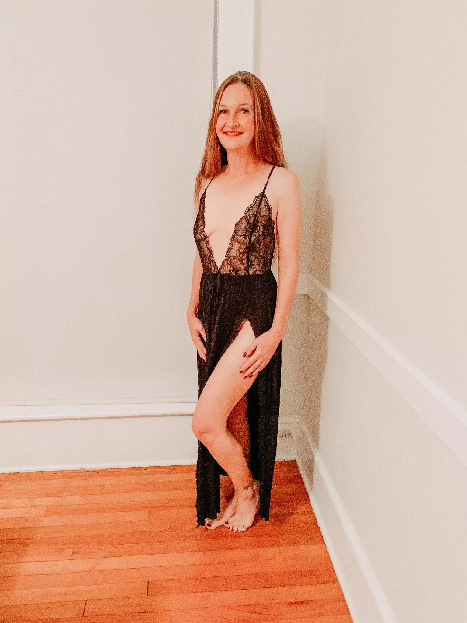 43F Love this MILF nightgown. 43F Love this MILF nightgown.