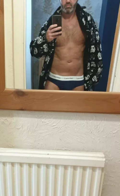 (45) Married dad of 2.