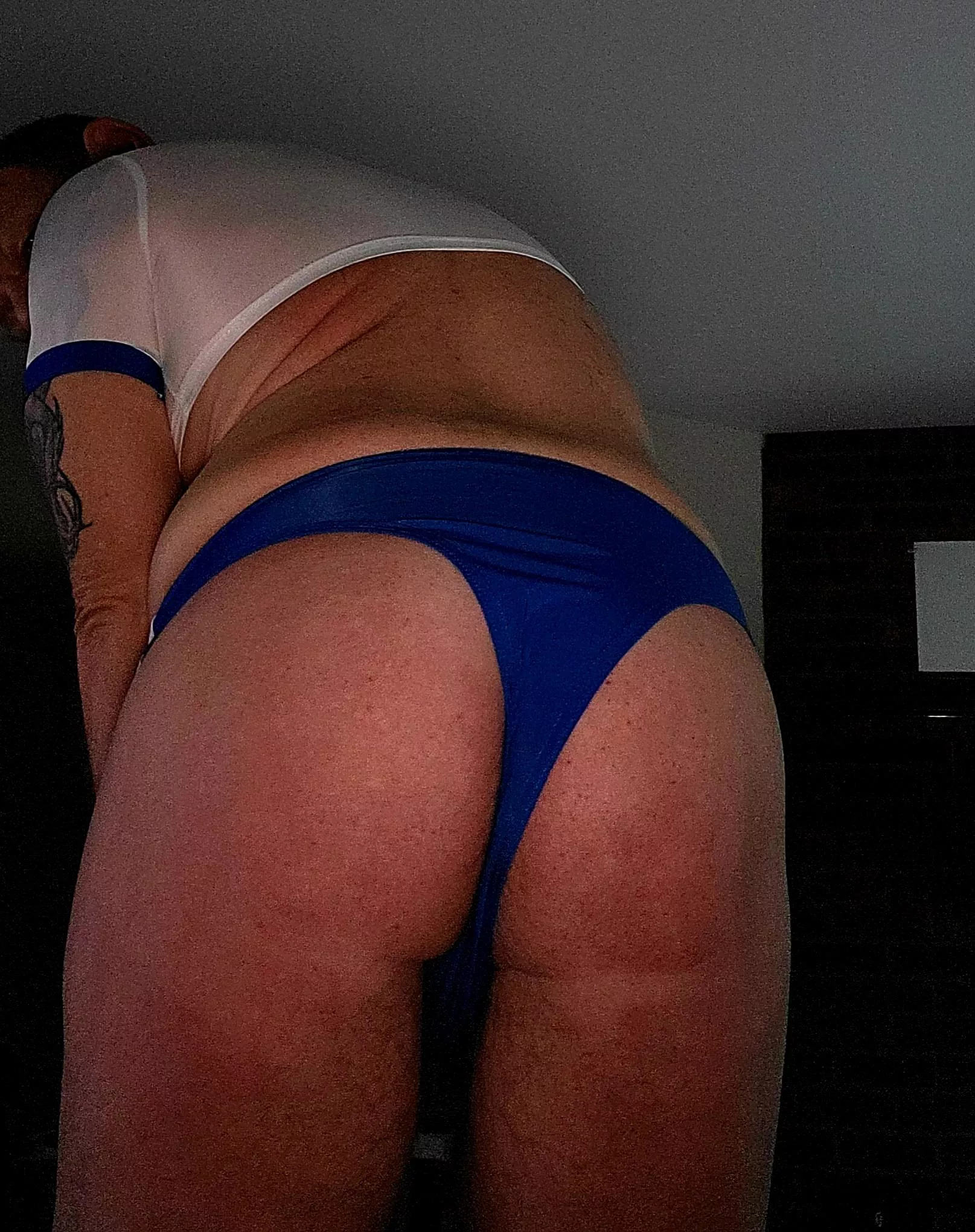 46 bi btm with your Christmas eve gift. Dm's welcome!