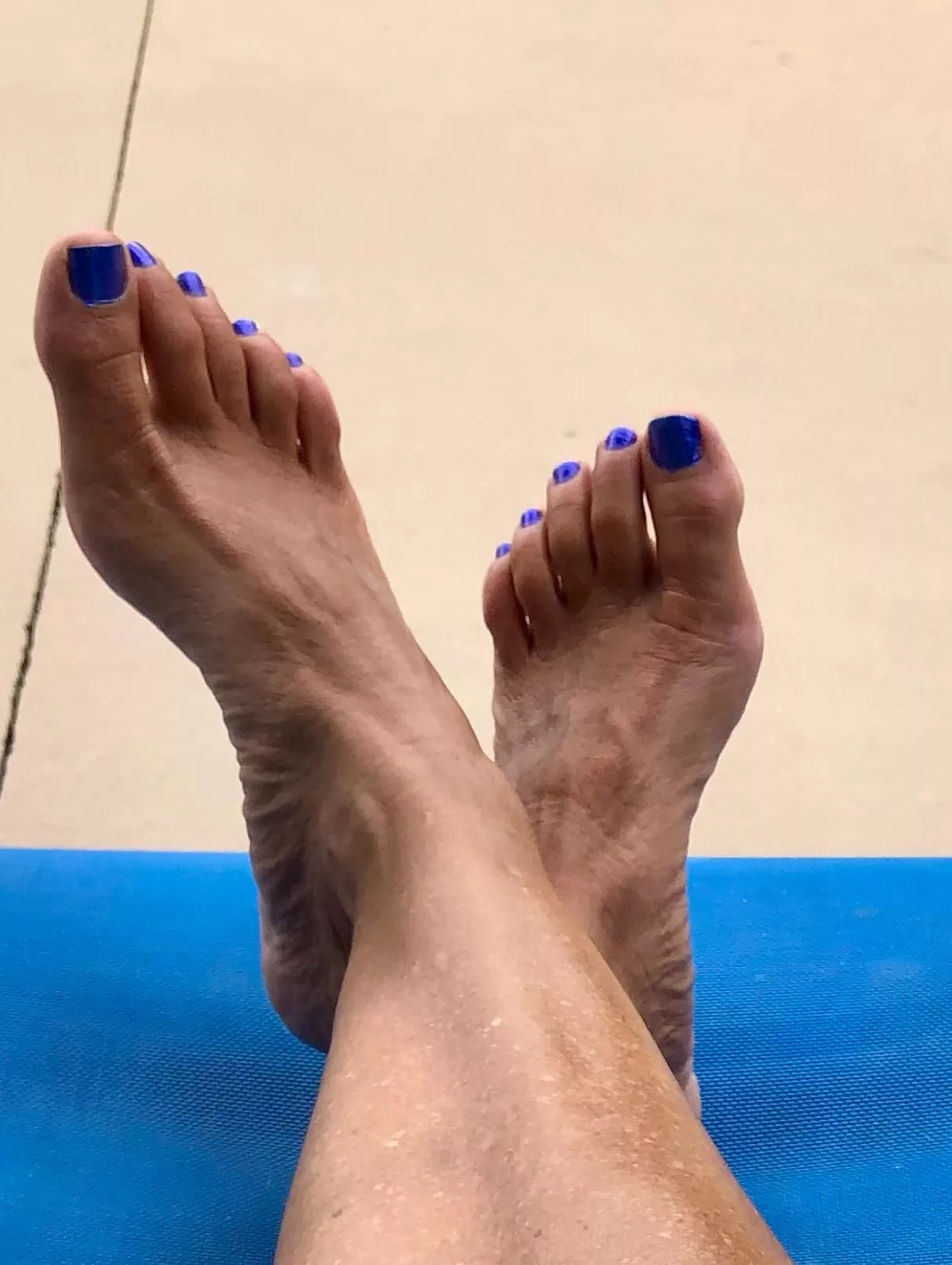 48 fit wife. Do you like my feet? What would yo do to them?