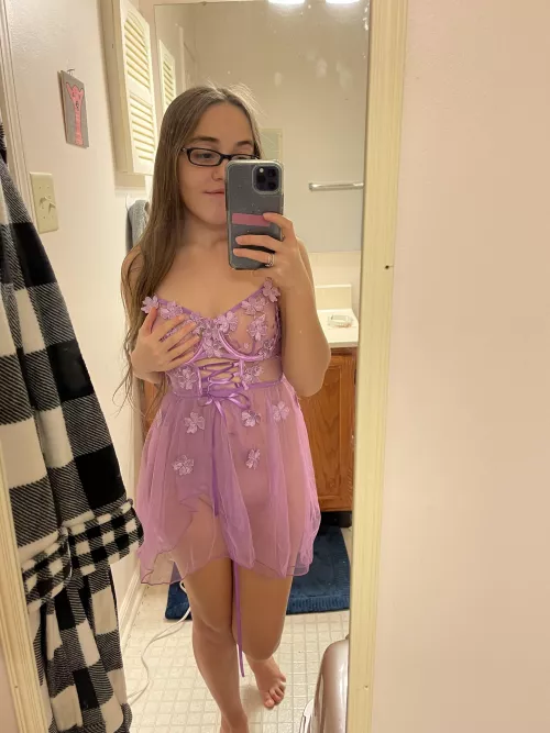 4’8 petite smash or pass? 💜