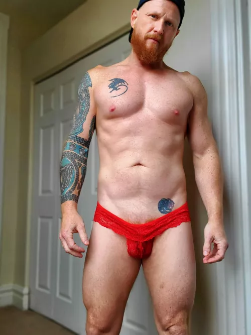48 yo kinky gay sub in Missouri. Locked 8n chastity.