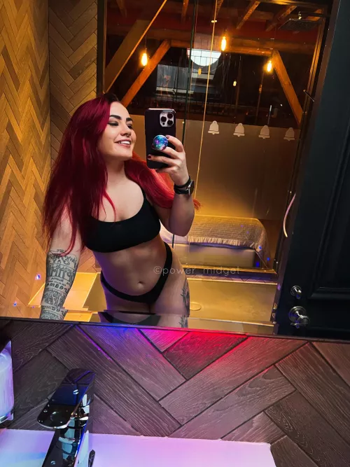 4ft 8” little cutie 🥰