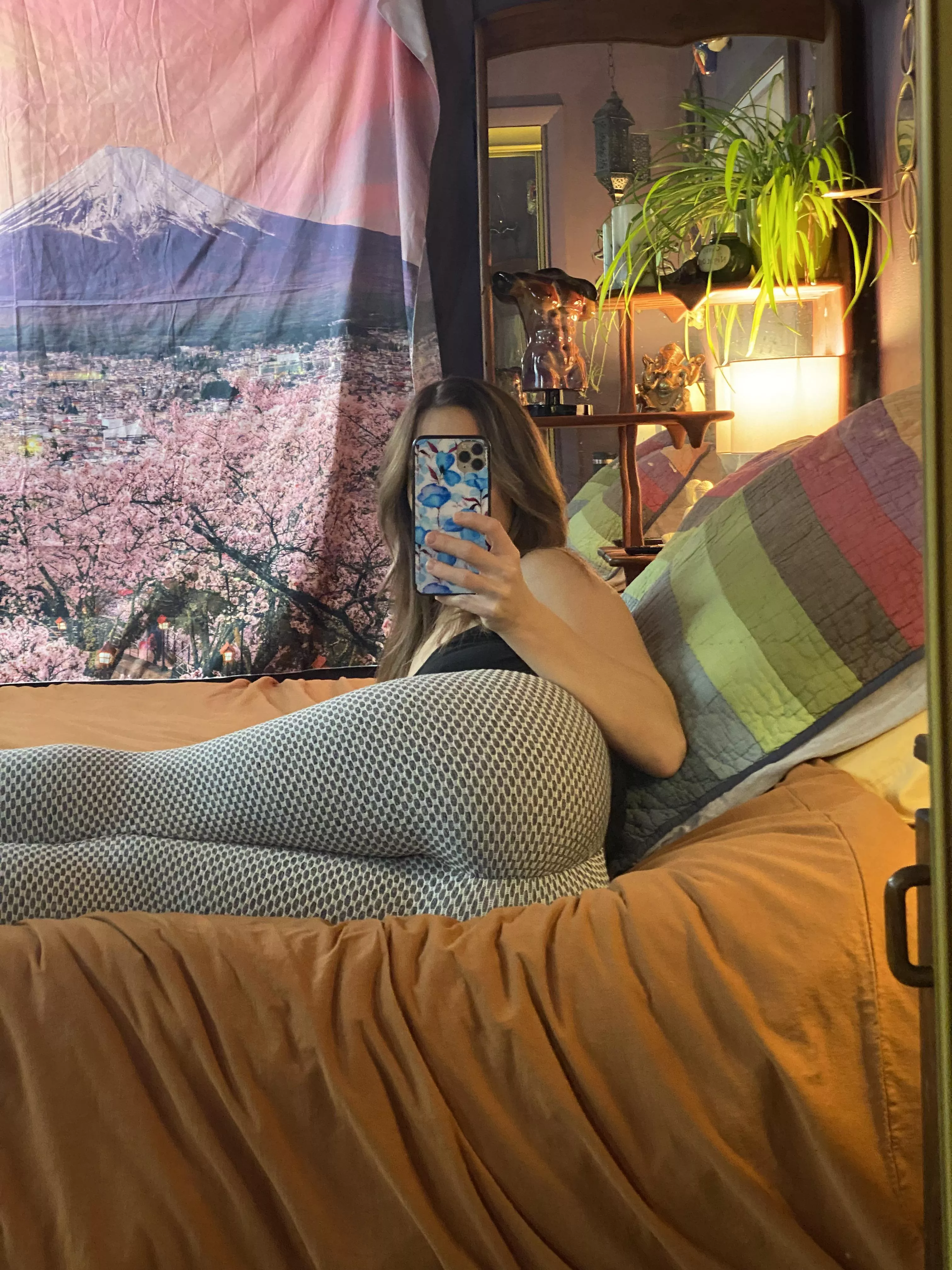 5’ and Booty for days🍑