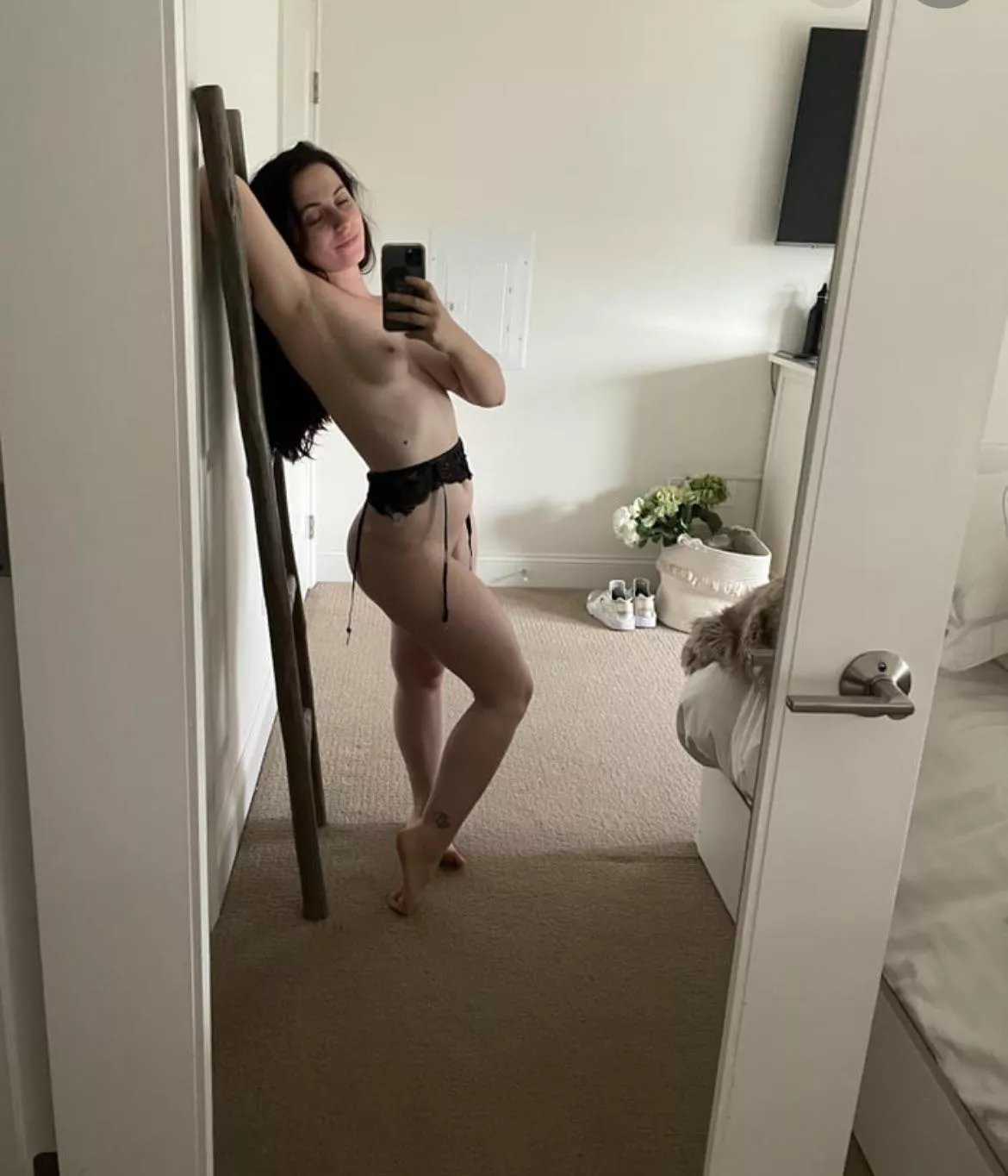 5 ft, 130 lbs. If you can pick me up, I’m already wet. 5 ft, 130 lbs. If you can pick me up, I’m already wet.