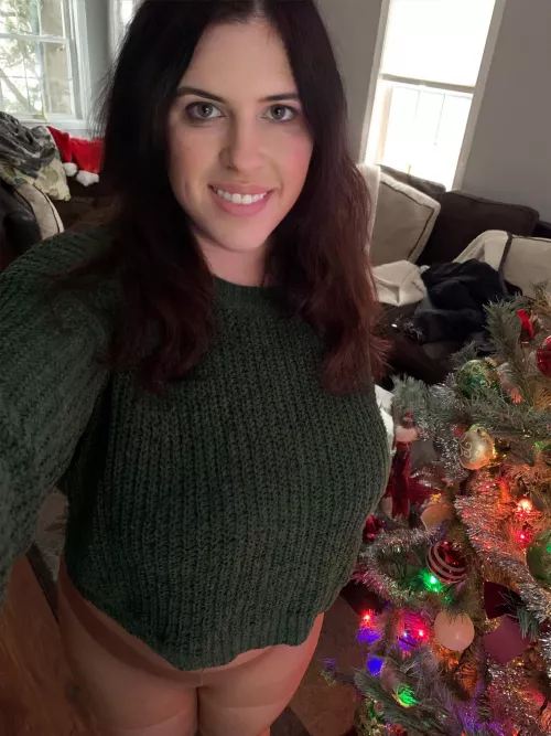 5 more days till Christmas🧑🎄. I need some Wolford pantyhose and Craft IPA’s.