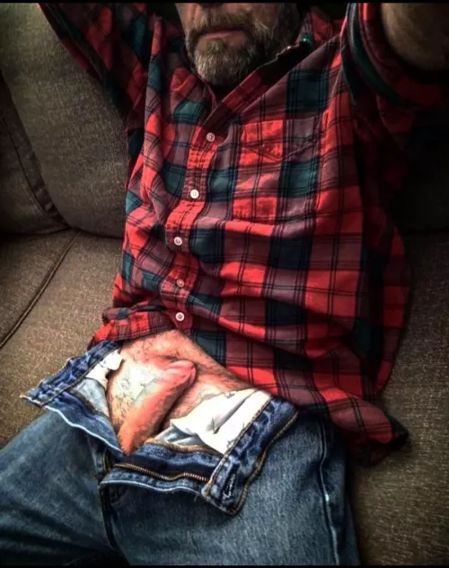 [50] Just hanging out. HBU?